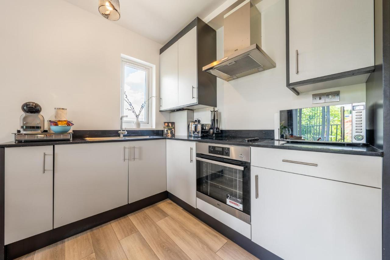 Apartament Ashview 8 - Heathrow - Business - Free Parking Staines-upon-Thames Zewnętrze zdjęcie
