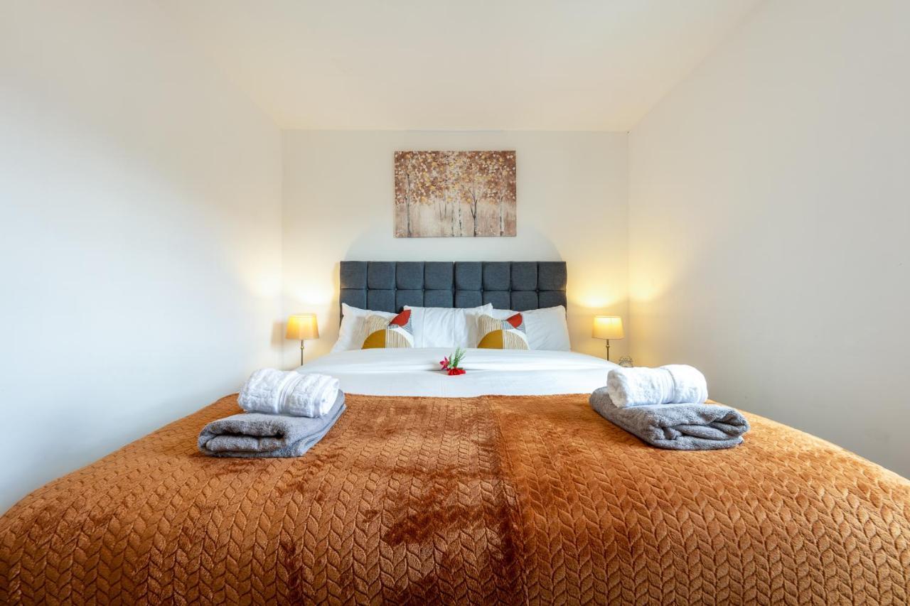 Apartament Ashview 8 - Heathrow - Business - Free Parking Staines-upon-Thames Zewnętrze zdjęcie