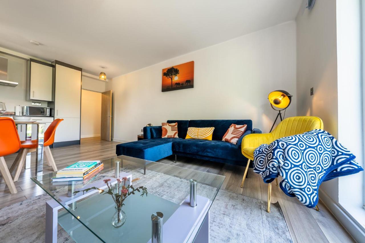 Apartament Ashview 8 - Heathrow - Business - Free Parking Staines-upon-Thames Zewnętrze zdjęcie