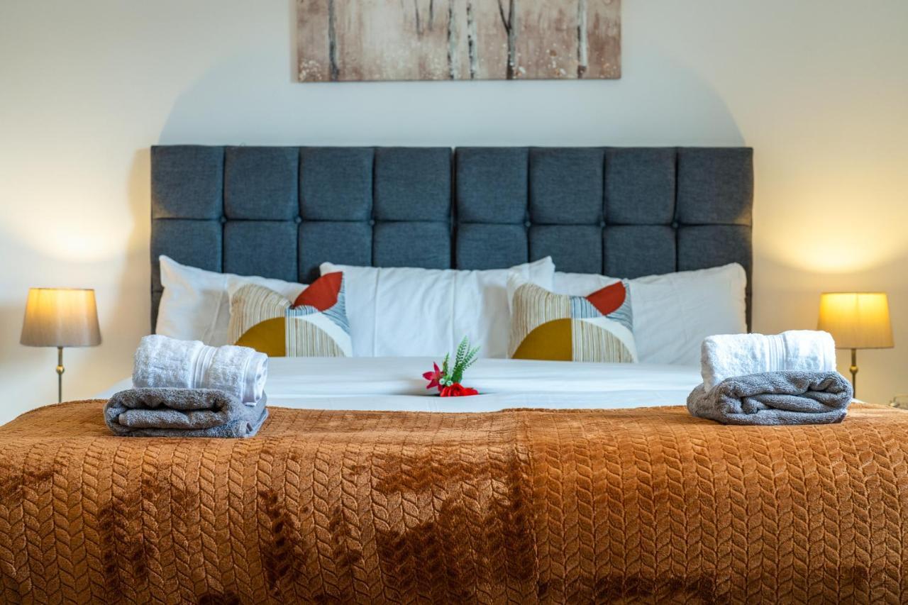 Apartament Ashview 8 - Heathrow - Business - Free Parking Staines-upon-Thames Zewnętrze zdjęcie